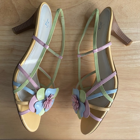 Lifestride Natasha Pastel Heels - Picture 6 of 7